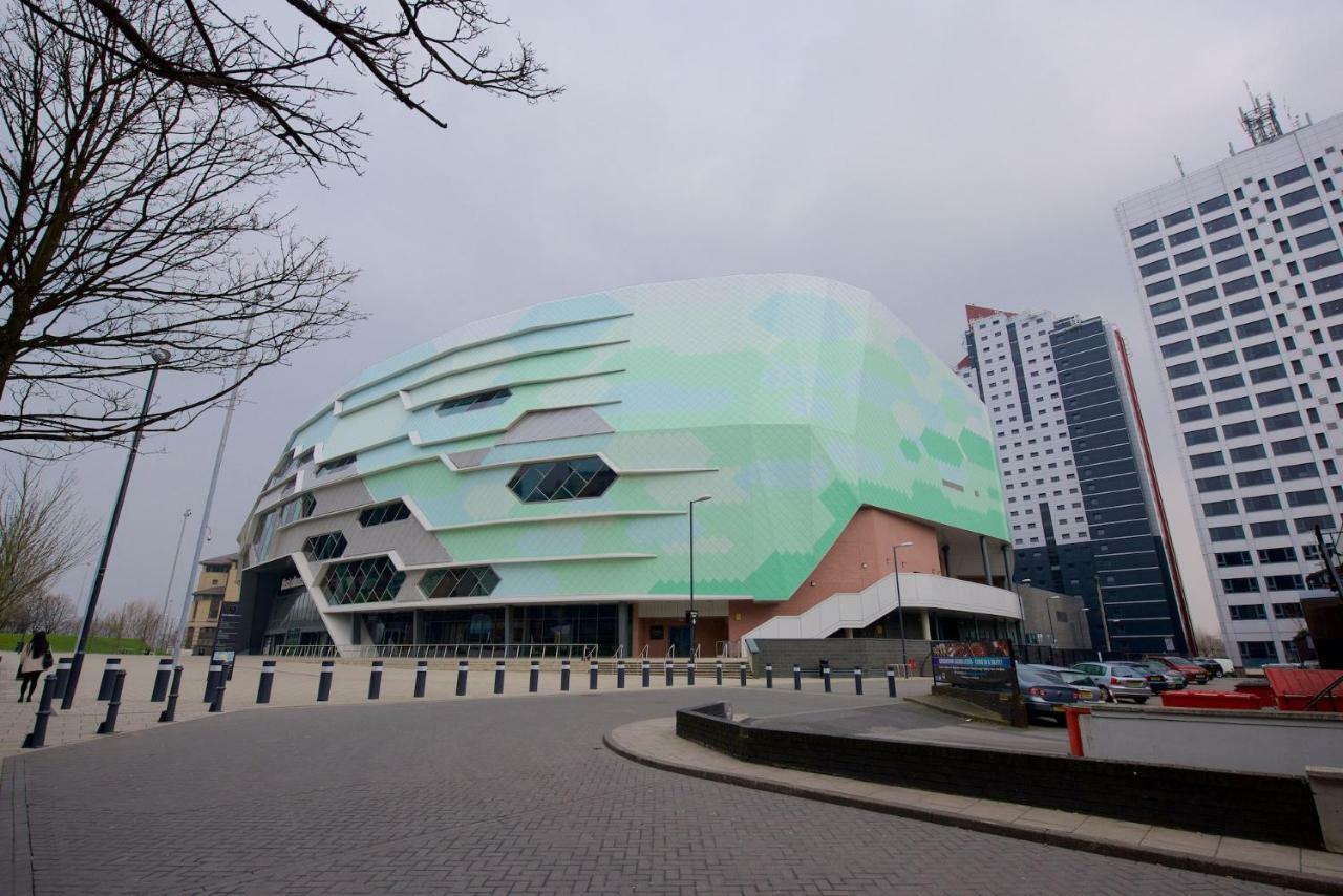 Arena Village  Leeds  Exteriör bild